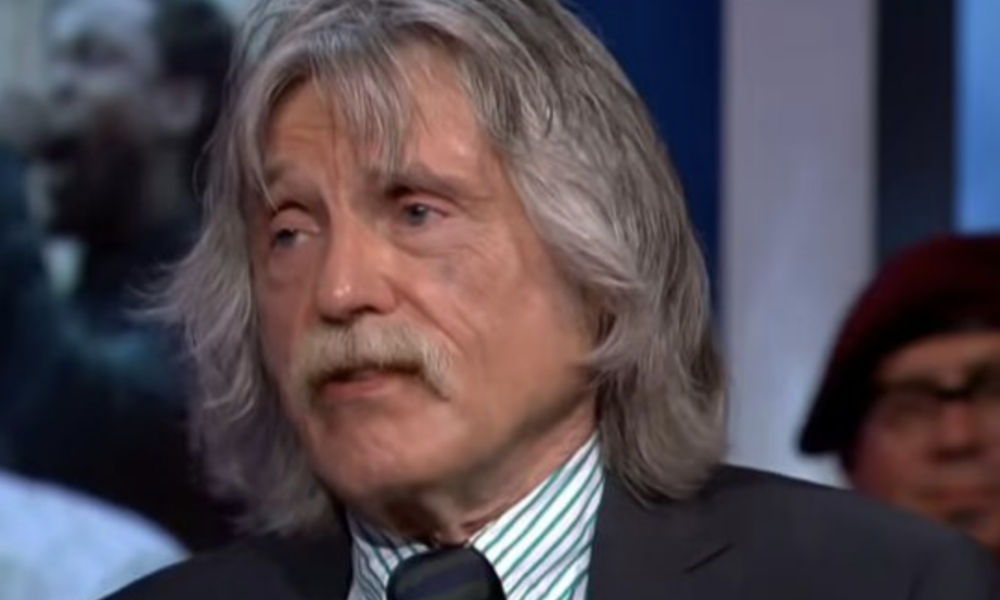 Pijnlijk: Johan Derksen verdwijnt tóch van de buis