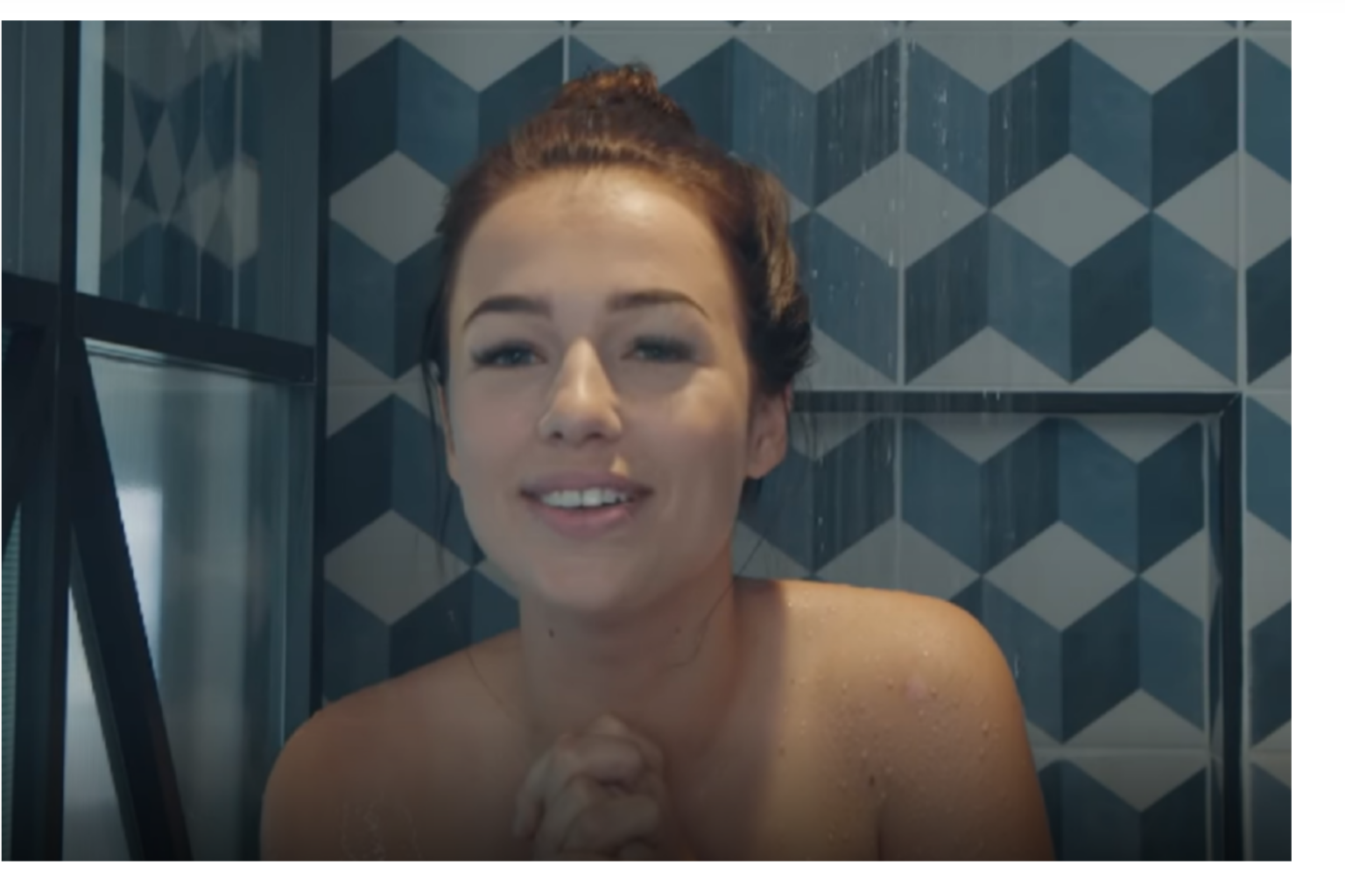 Wauw: Nina Warink doet interview onder de douche, en dat 