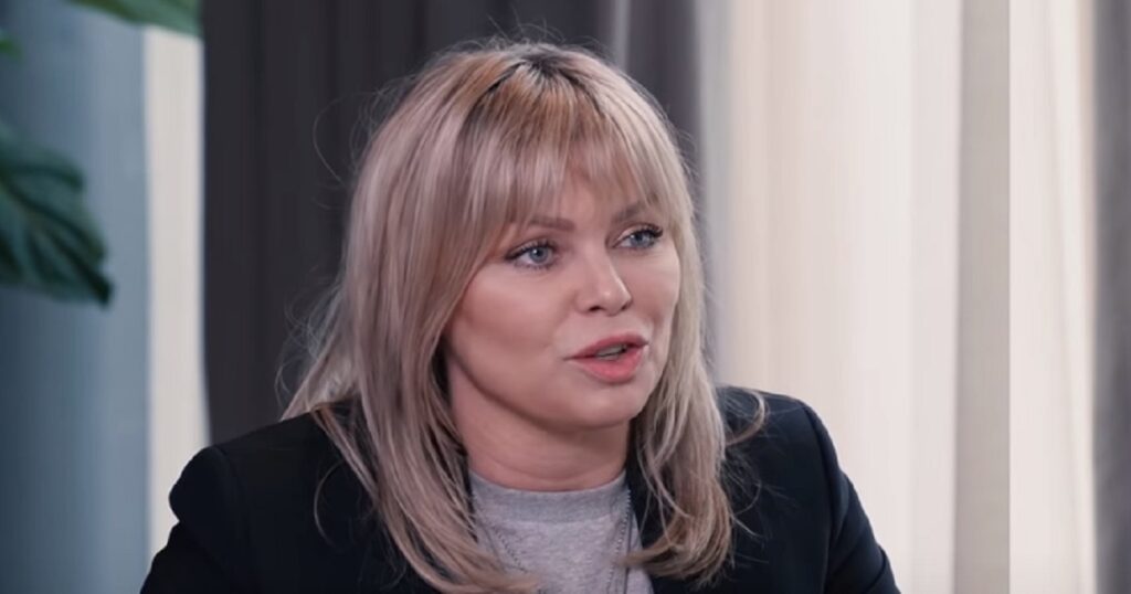 ZIEN: Bridget Maasland gaat dus helemaal uit de kleren