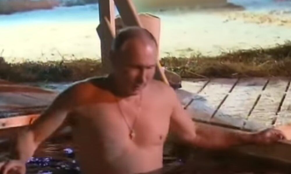 Poetin in ijsbad