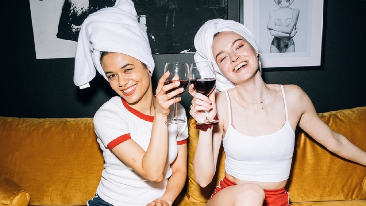 Onderzoek: Wijn drinken met vriendinnen verlengt levensverwachting