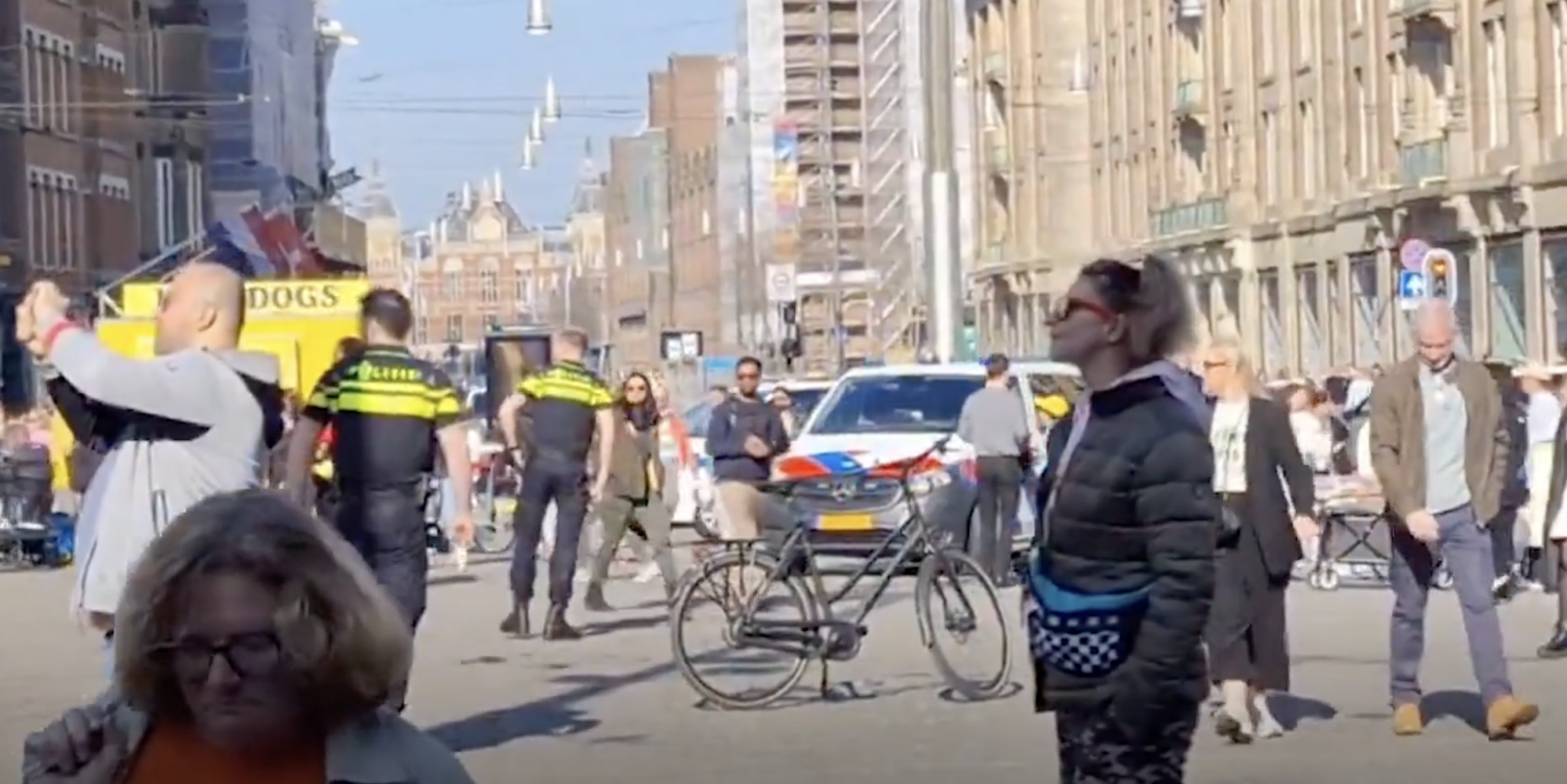 Vreselijk incident bij de Dam in Amsterdam Veel slachtoffers, politie onderzoekt situatie Nieuws