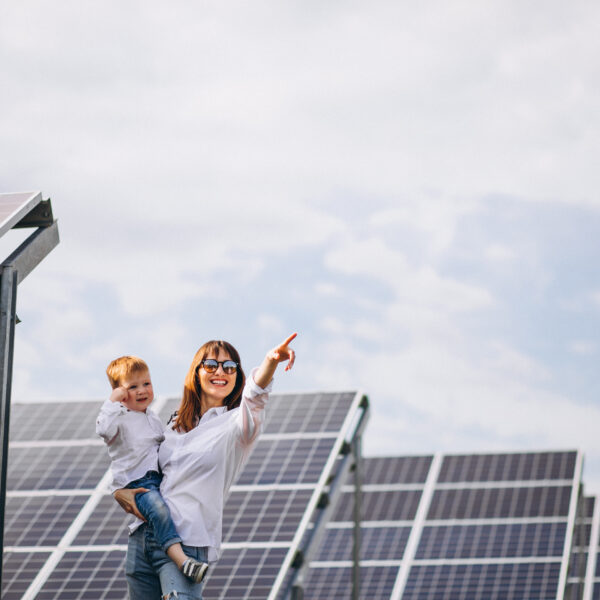 Zonnepaneel met stekker: ´Zo veel geld verdien je in 10 jaar´