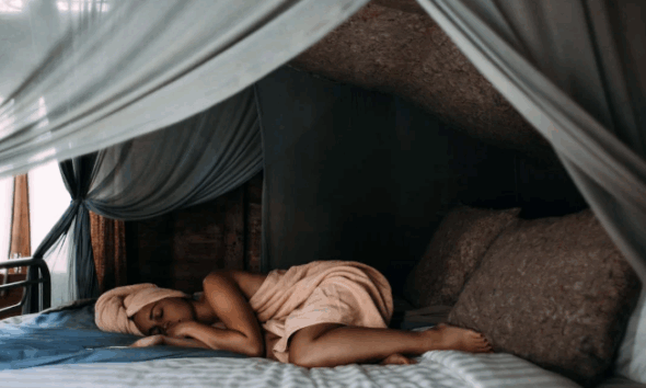 Hélène Hendriks doet pikante onthulling over wat ze gebruikt in de